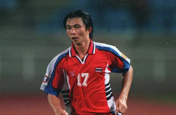 Đội hình ghi nhiều bàn nhất cấp độ ĐTQG: Huyền thoại Thái Lan, Malaysia góp mặt - Bóng Đá