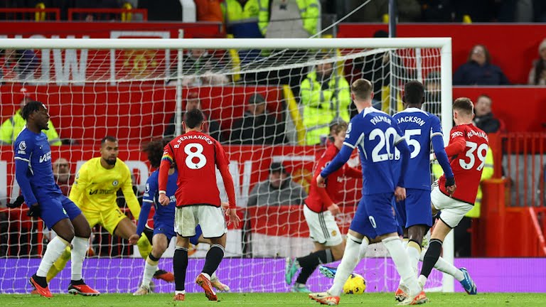 TRỰC TIẾP Man Utd 1-0 Chelsea (H1): McTominay ghi bàn - Bóng Đá