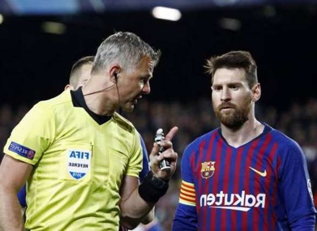 New footage shows referee screaming at Messi to ‘show Liverpool respect’ in Barcelona Champions League tie - Bóng Đá