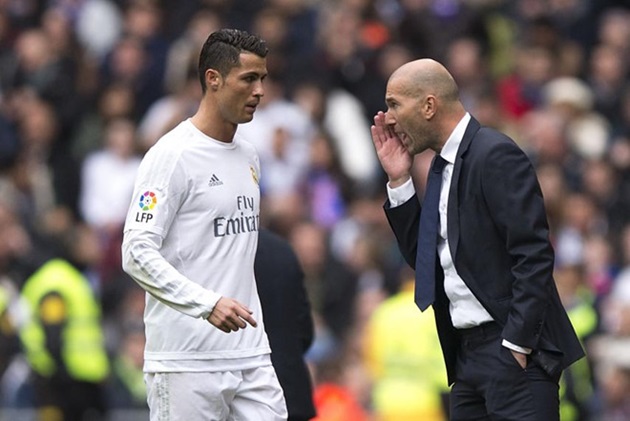 Zidane: Từ thu phục Ronaldo đến ‘vĩ đại nhất thế giới’ - Bóng Đá