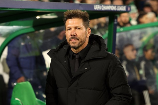 My contract renewal? We’ve to think about Las Palmas”, replies Diego Simeone smiling. - Bóng Đá