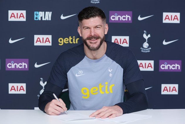 Fraser Forster has signed a new contract with Tottenham that will run until June 2025. - Bóng Đá