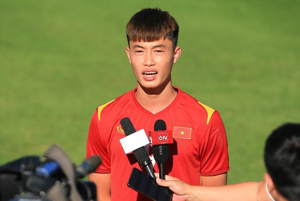 Tiền đạo '2 chân như 1' chiến đấu giành suất ở U23 Việt Nam - Bóng Đá