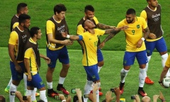 Ngày Neymar giải lời nguyền của người Brazil