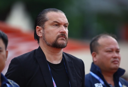 HLV Popov nói thẳng về chuyện vô địch V-League